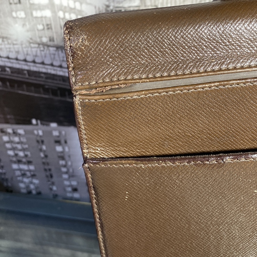 Authentic Louis Vuitton Taiga Robusto 2 Briefcase laptop unisex Bag - Picture 17 of 17